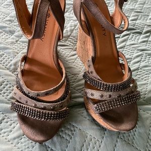 Vanity Silver Rhinestone Wedge Heal Sandals Sz 10